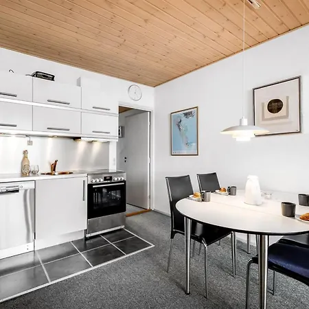 Apartment Benite - 50m From The Sea By Interhome *